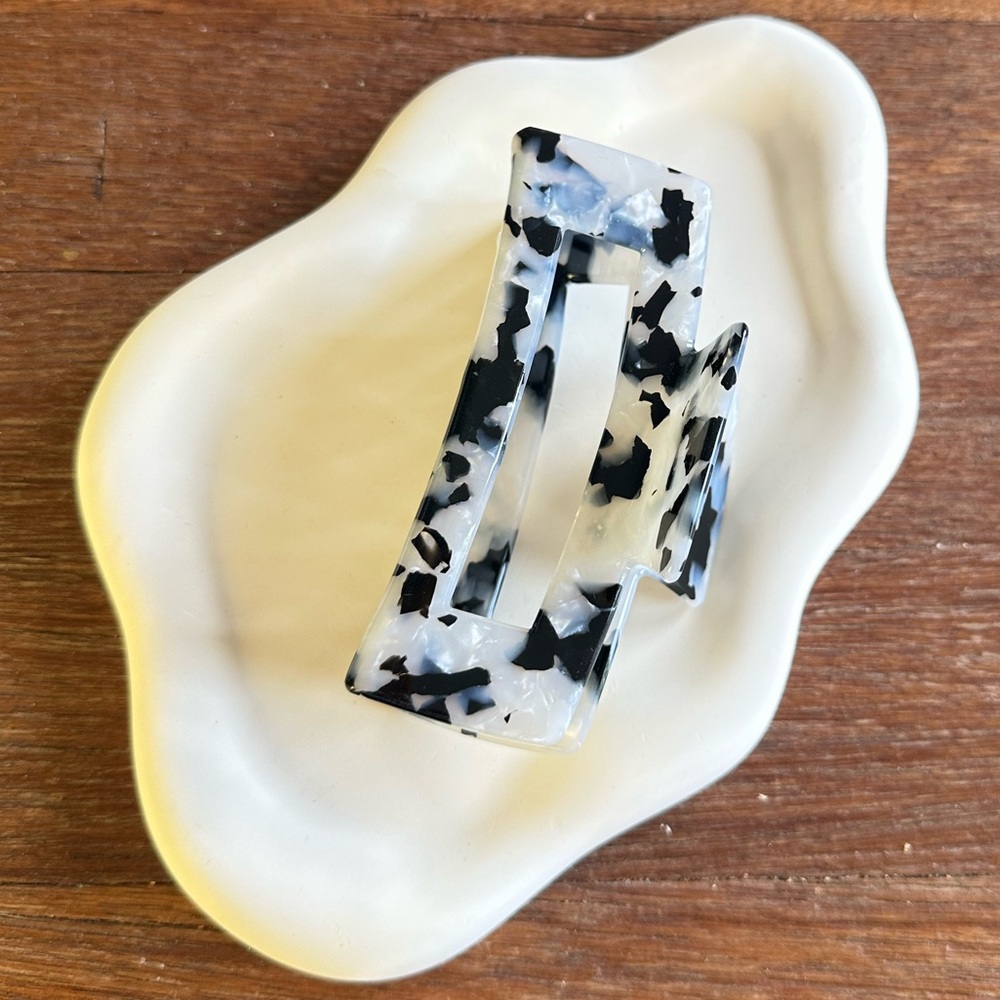 Black White Acetate Square Shark Hair Claw Clip Y2K Coquette Aesthetic 4in - Picture 2 of 4